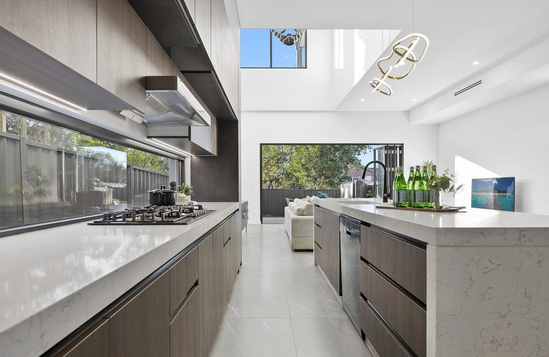 Pietra Silver Tile