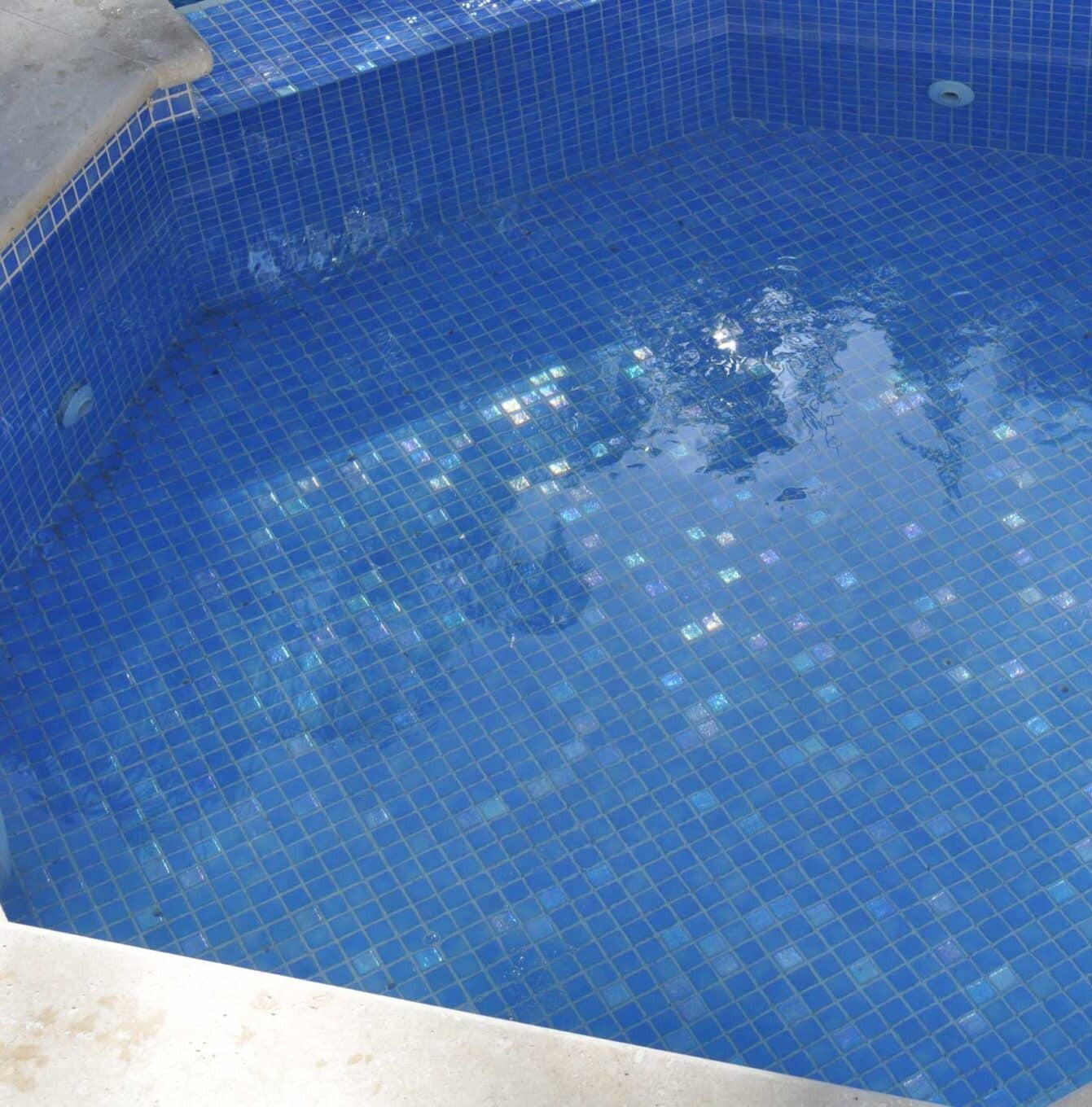 Ezarri Aus Designer Topaz Pool Tile