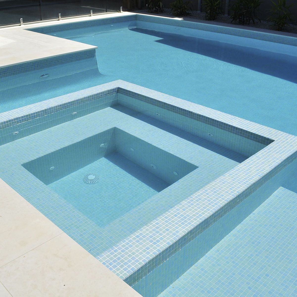 Ezarri Niebla 2521-B1 Pool Tile